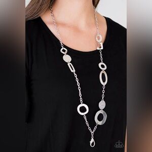 ❤️‍🔥5/$25❤️‍🔥 Metro Scene Silver Lanyard Necklace